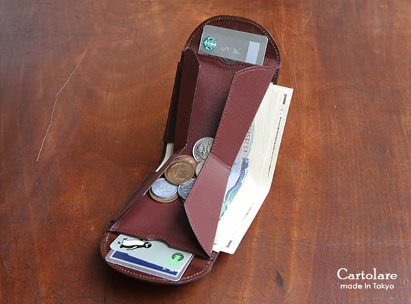 カルトラーレの財布は使い慣れるまでに時間がかかる