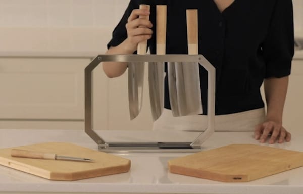人気ショップ Hériter (ヘリター） まな板 八角形 木製 ステンレススチールスタンド 調理器具