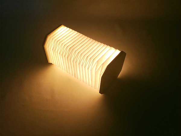 MABATAKI LAMPは場所を選ばず多様な使い方ができる2