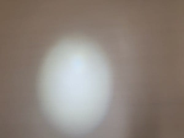 Olight（オーライト）タクティカルライトBaldr RL Miniの光の見え方1