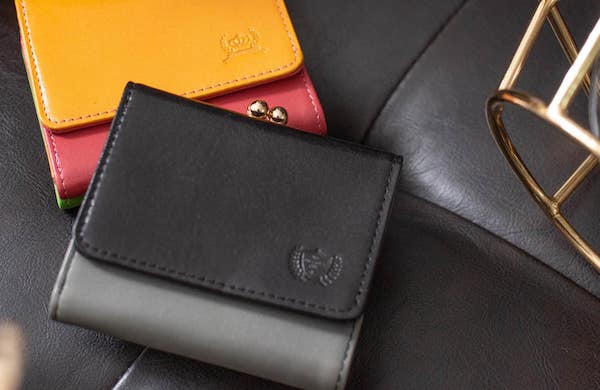 イーモノ カスタムオーダー財布は日本製天然皮革を使用