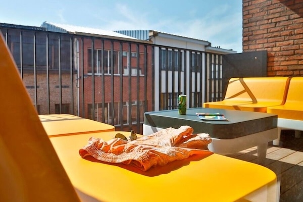 屋内外で活躍。デザイン性と安全性を両立した次世代家具