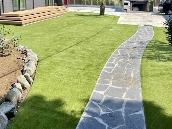 利用者が語る「日本人工芝計画」のリアルな口コミ・評判